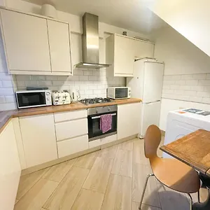 Flat 4, Kingsbury House Holiday home